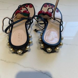 Gucci Hatsumomo Cherry leather sandals